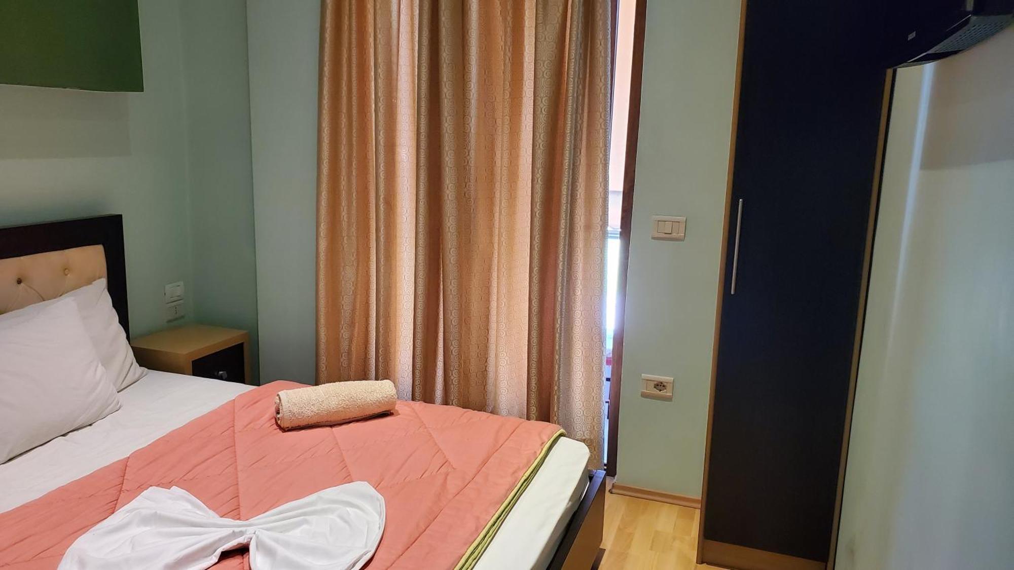 Hotel Shehu Гірокастра Екстер'єр фото